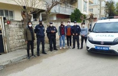 Kavga İhbarına Giden Polislere Pasta Sürprizi