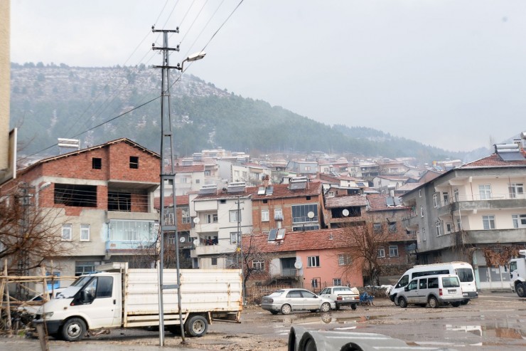 Çelikhan’a Nisan Ayında Kar Yağdı