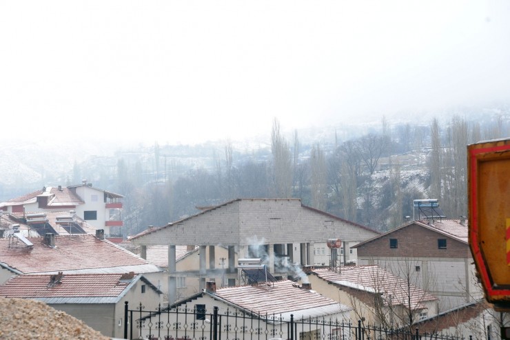 Çelikhan’a Nisan Ayında Kar Yağdı