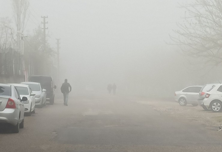 Kahta, 2 Haftalık Kısıtlamaya Sisle Uyandı