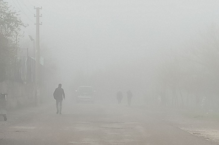 Kahta, 2 Haftalık Kısıtlamaya Sisle Uyandı