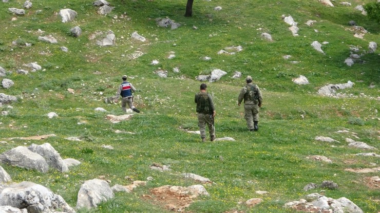 Yaşlı Kadın Dağ Taş Her Yerde Aranıyor