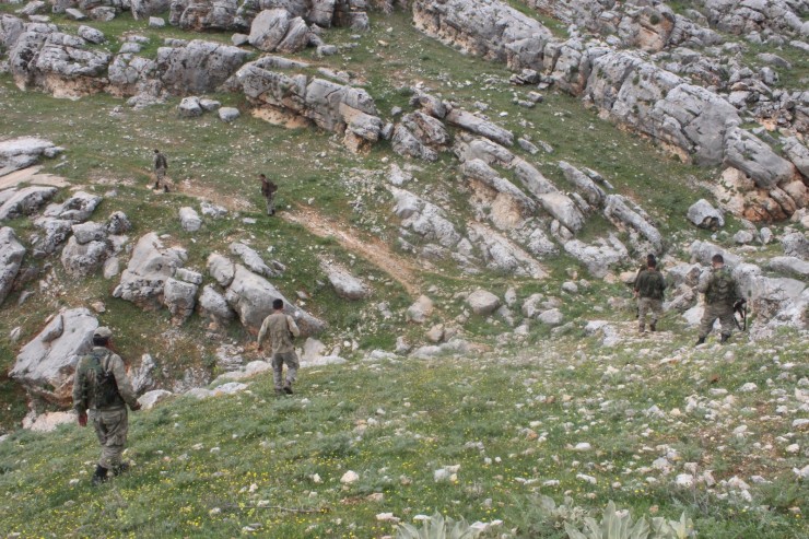 Yaşlı Kadın Dağ Taş Her Yerde Aranıyor