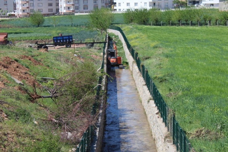 Kahta’daki Dereler Temizleniyor