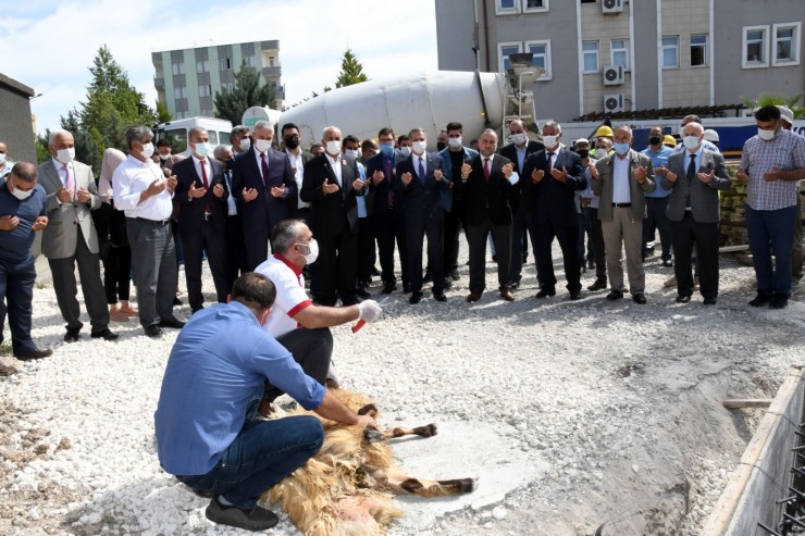 Şehit Aileleri Ve Gazilere Modern Hizmet Binası