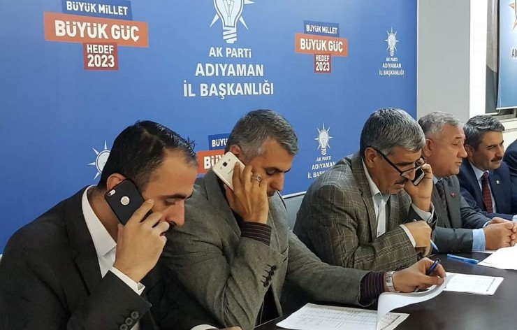 Ak Parti 34 Bin Üyesine Telefonla Ulaştı