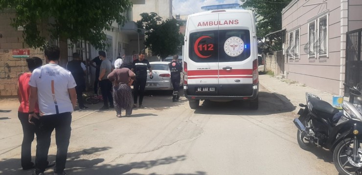 Motosiklet İle Bisiklet Çarpıştı: 2 Yaralı