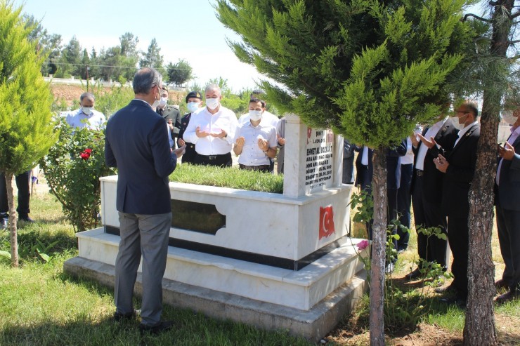 Kahta’da Bayram Öncesi Şehit Mezarlarına Ziyaret