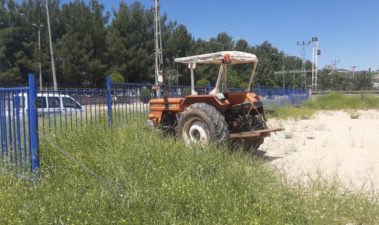 Traktörden Düşen Kişi Yaralandı