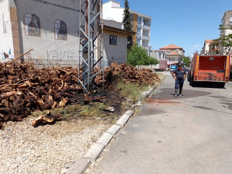 Kopan Elektrik Teli Yangına Neden Oldu