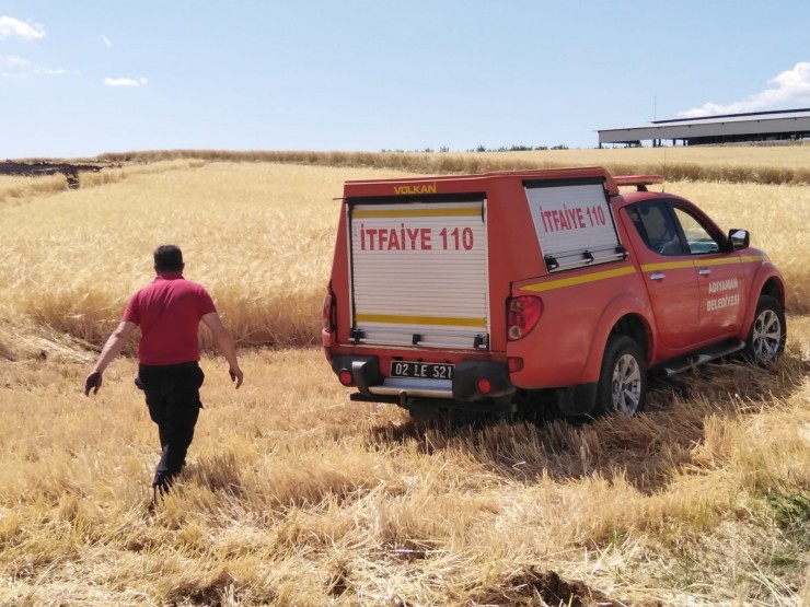 Buğday Ve Arpa Tarlalarında Korkutan Yangın