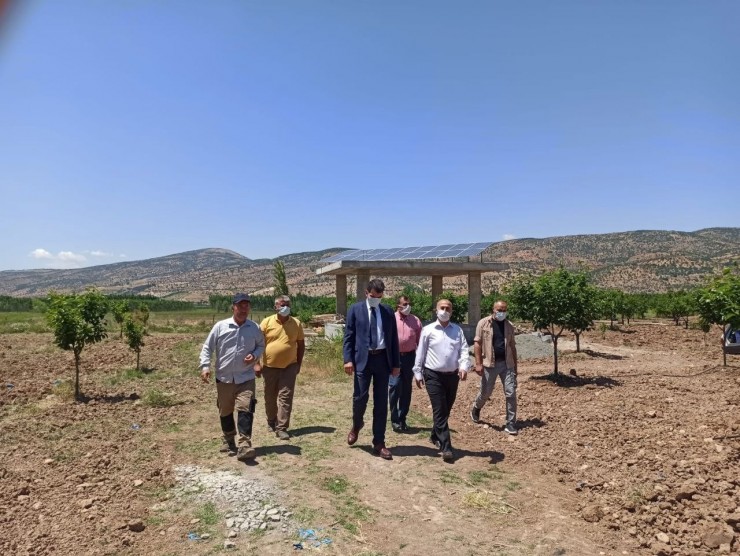 Kaymakam Köksal Güneş Panelleriyle Sulanacak Arazileri İnceledi