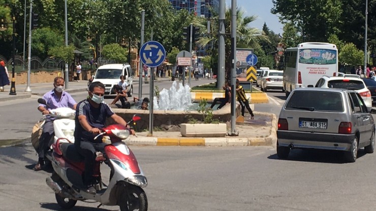 Havalar Isındı Çocuklar Havuza Girdi