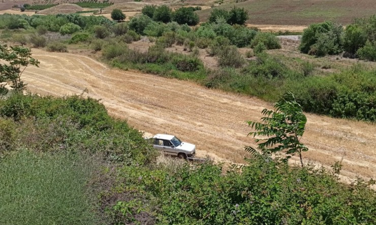 Adıyaman’da Otomobil Uçuruma Yuvarlandı: 2 Yaralı