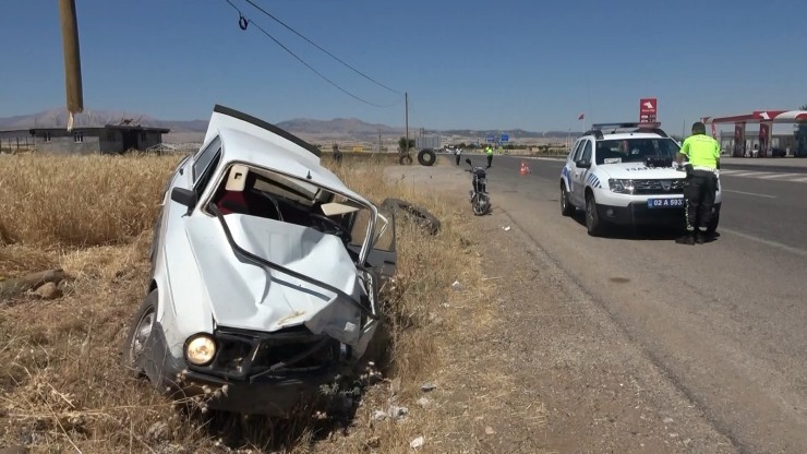 Adıyaman’da İki Otomobil Çarpıştı: 8 Yaralı