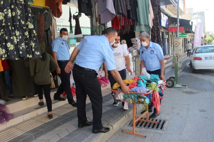 Kahta’da Kaldırım İşgali Yapan Esnaflar Uyarılıyor