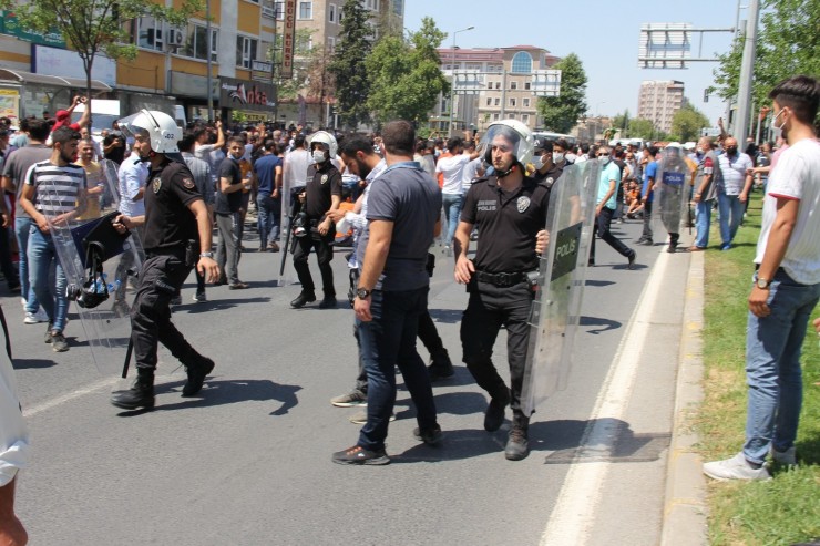 Vali Konuştu, Tütün Eylemcileri Dağıldı