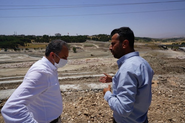 Kılınç, Millet Bahçesinde İncelemelerde Bulundu