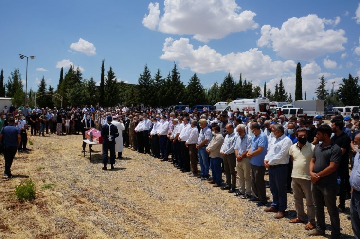 Kalp Krizi Geçiren Uzman Çavuş Toprağa Verildi