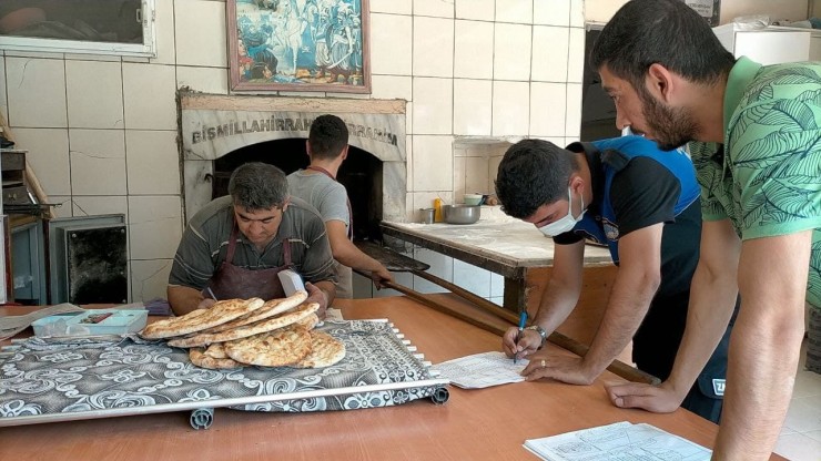 İhtiyaç Sahiplerinin Borçlarının Yazıldığı Defter Yaprakları Fırında Yandı