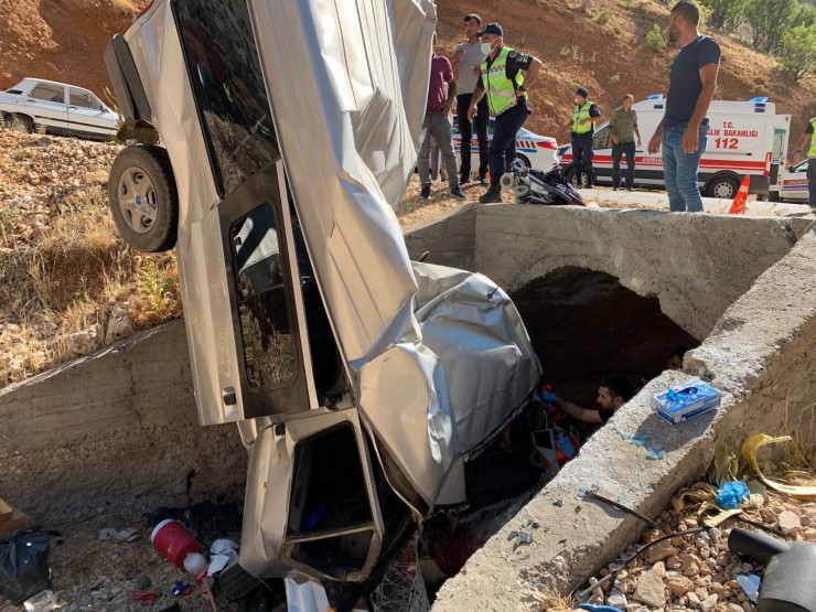 Nemrut Dönüşü Feci Kaza: 2 Ölü, 5 Yaralı