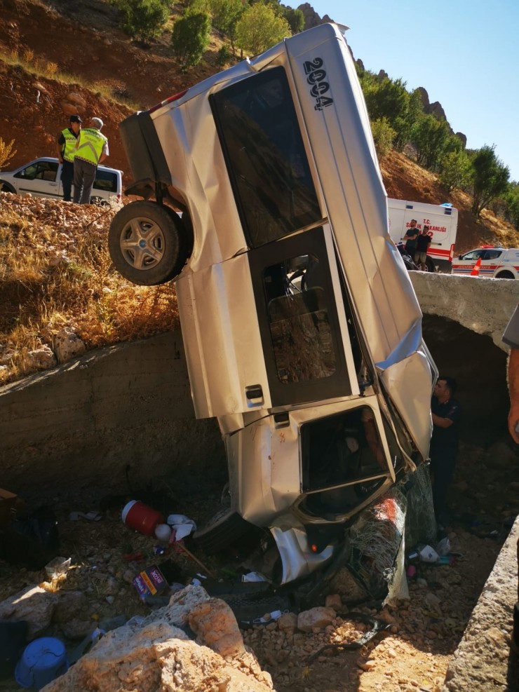 Nemrut Dönüşü Feci Kaza: 2 Ölü, 5 Yaralı