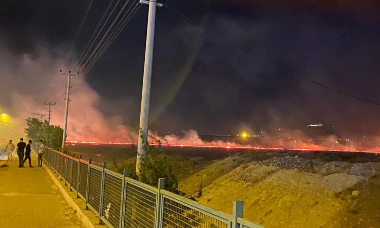 Adıyaman’da Anız Yangını: 4 Kişi Dumandan Zehirlendi