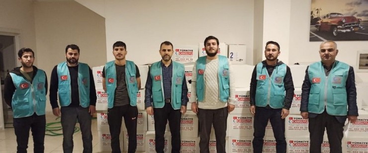 Adıyaman’da 240 Aileye Yardım Kolisi Ulaştırdı