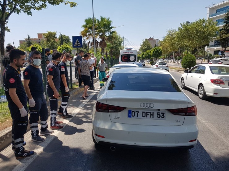 Yayaya Çarpmamak İçin Durunca Zincirleme Kaza Oldu