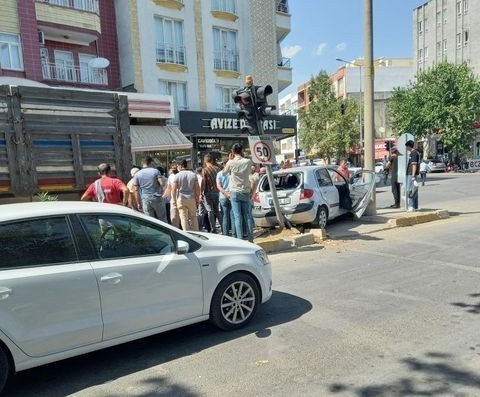 Kazayı Emniyet Kemeri Sayesinde Yara Almadan Atlattı