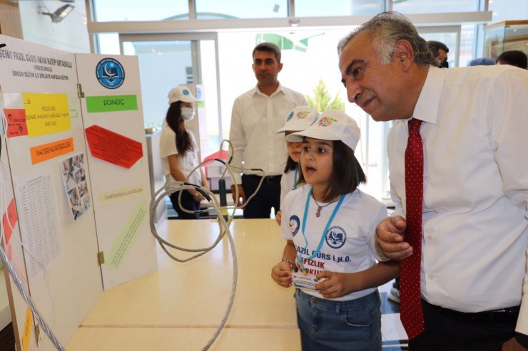 Öğrencilerin Eserleri Tübitak Bilim Fuarında Beğeni Topladı