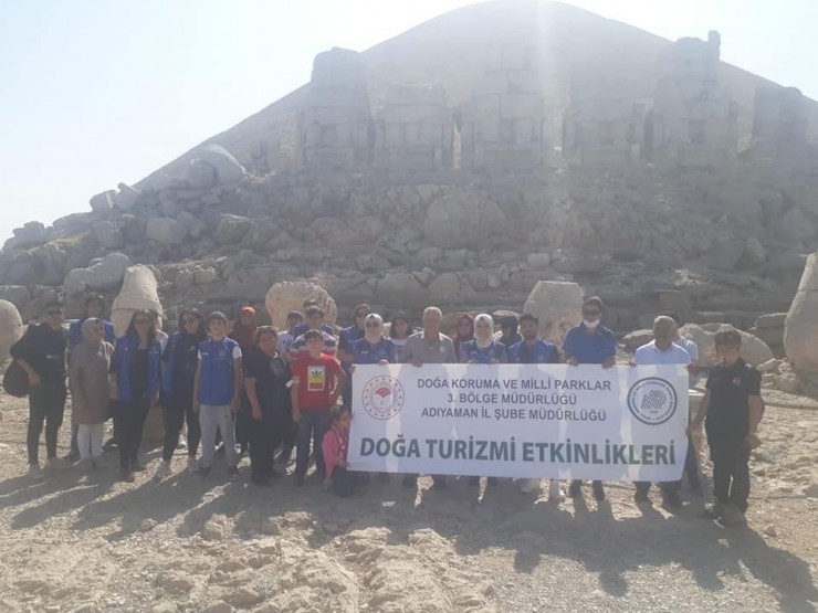 Nemrut Dağı Milli Parkı’nda Gençler Temizlik Yaptı