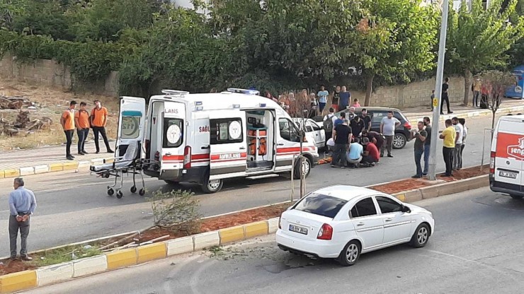 Adıyaman’da, İki Otomobil Çarpıştı: 1 Yaralı