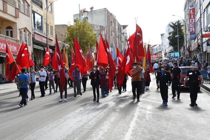 Besni Eğitim Bayramı Kortej İle Başladı