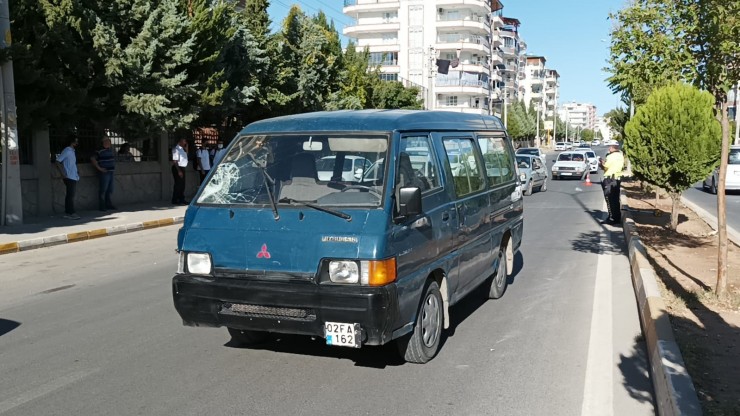 Midibüsün Çarptığı Kadın Hayatını Kaybetti