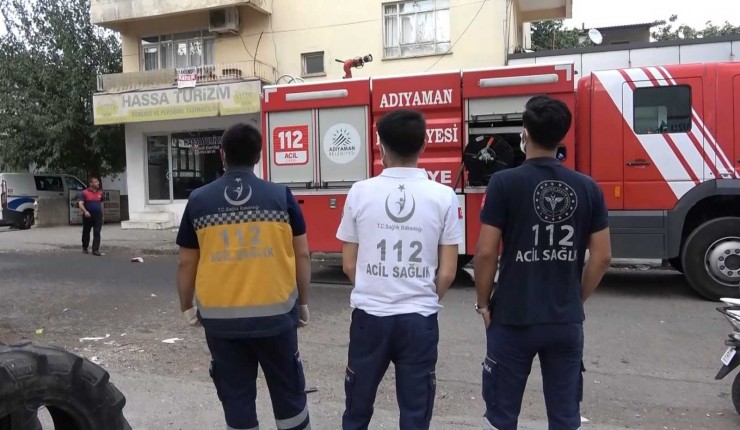 4 Katlı Binanın Çatısı Alev Alev Yandı