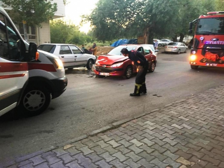 Kahta’da Trafik Kazası: 2 Yaralı