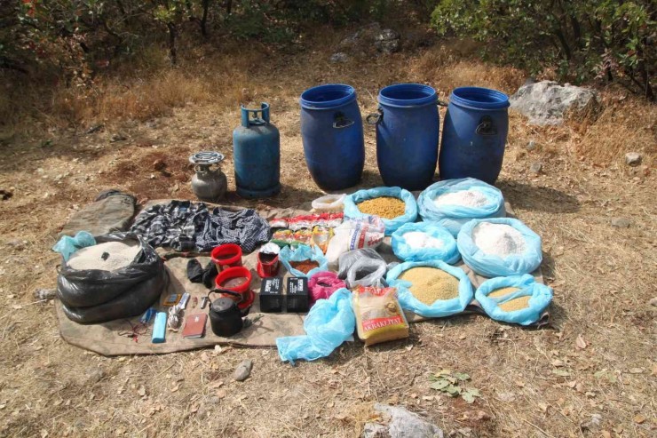 Adıyaman’da Terör Örgütüne Ait Patlayıcı Ve Yaşam Malzemesi Bulundu