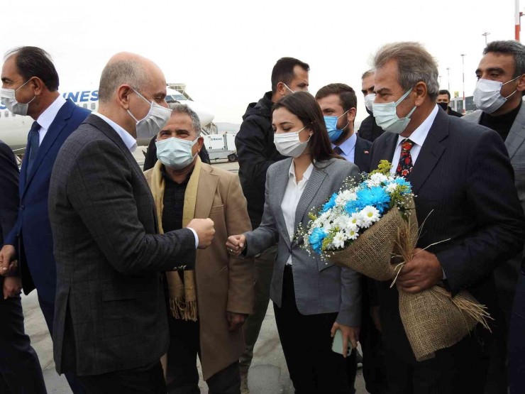 Bakan Karaismailoğlu, Gaziantep Havaalanı Yeni Terminalini İnceledi
