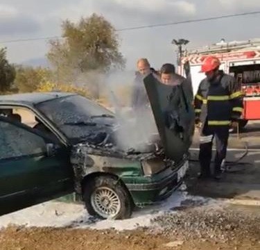 Besni’de Seyir Halindeki Otomobil Alev Aldı