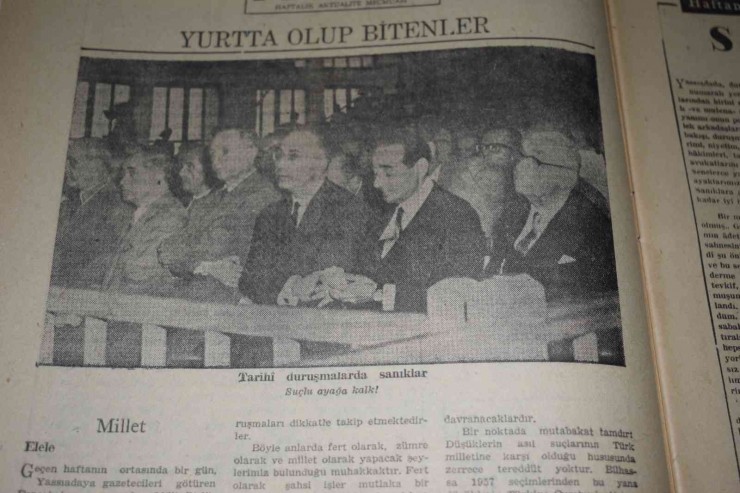 Babasının Arşivinden Çıkan 60 Yıllık Dergilere Gözü Gibi Bakıyor