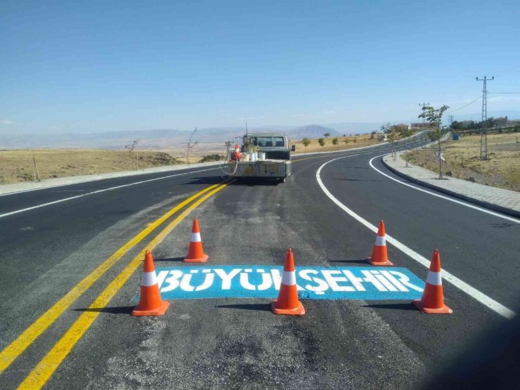 Malatya’da Yol İşaretleme Çalışmalarına Devam Ediyor