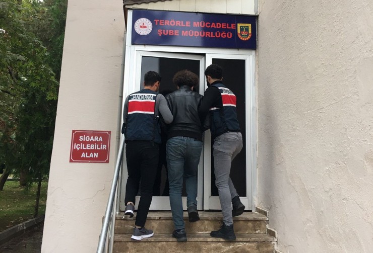 Hdp Milletvekilinin Danışmanı Gözaltına Alındı