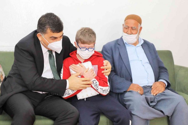 Lösemi Hastası Küçük Ramazan’ın Tablet İsteğine Başkan Fadıloğlu Cevap Verdi
