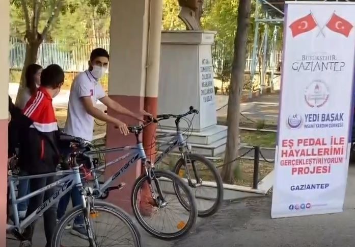 Görme Engelli Öğrenciler, Eş Pedal İle Bisiklet Sürme Hayallerini Gerçekleştirdi