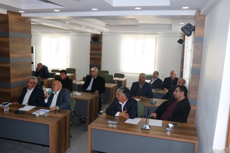 Aksoy Muhtarlarla Bir Araya Geldi