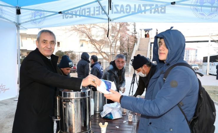 Öğrencilere Sınav Öncesi Kahvaltı İkramı