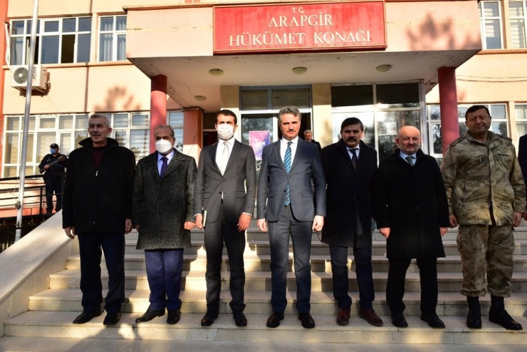 Vali Baruş Arapgir’de Muhtarlarla Toplantı Düzenledi