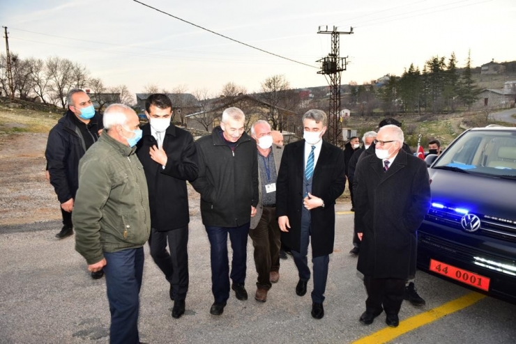 Vali Baruş Arapgir’de Muhtarlarla Toplantı Düzenledi