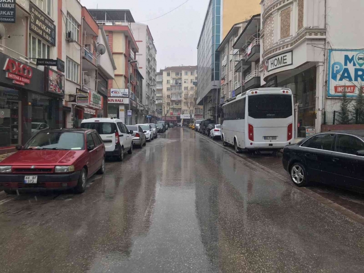 Malatya’da Kar Yağışı Etkili Oluyor